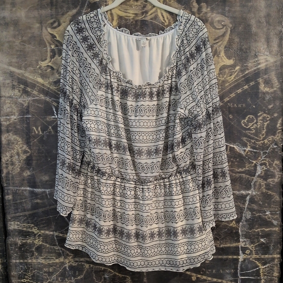 Cato Tops - NWOT Cato Women's Top Size L Black White Floral Ruffled 3/4 Sleeve